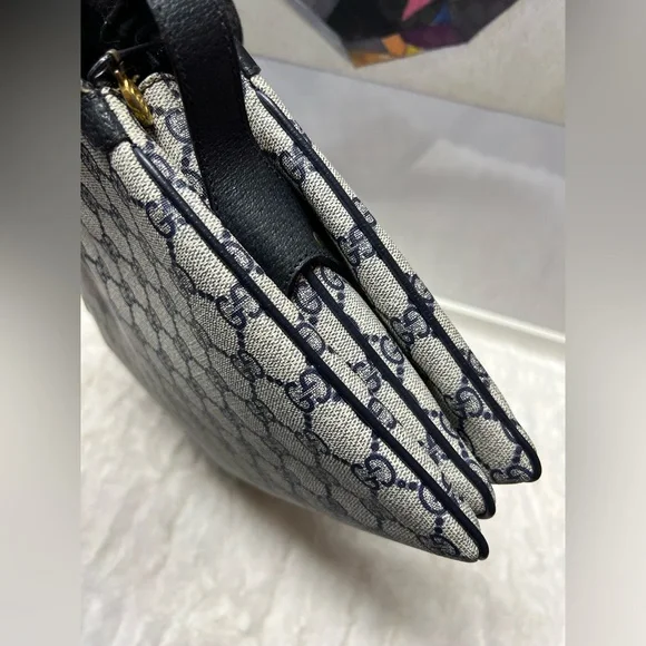 ⭐️ - GUCCI-41 02 013 Coated Canvas Black Crossbody - Picture 11 of 15